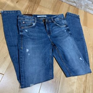 Zara | Low-Rise Ripped Jeans